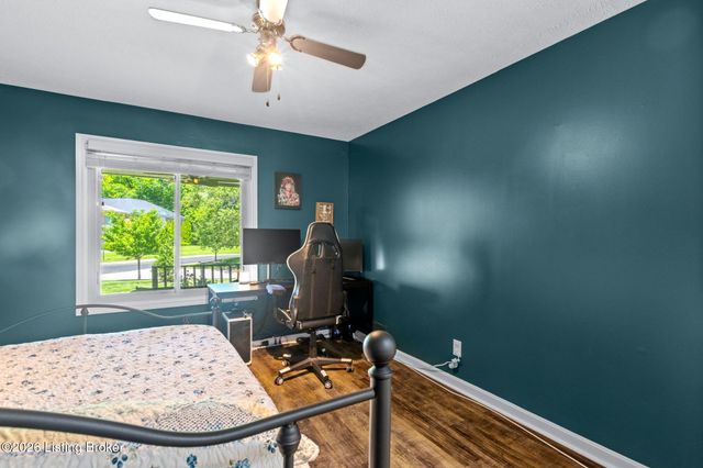 400 Rosewood Ct, Louisville, KY 40223