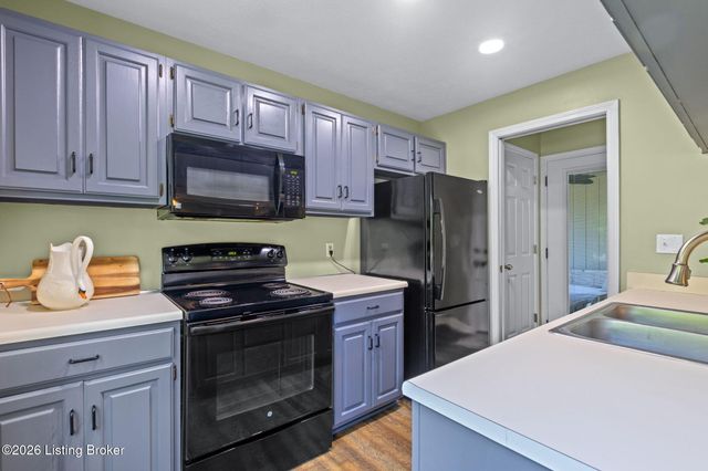 400 Rosewood Ct, Louisville, KY 40223