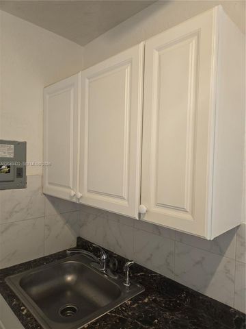 400 SW 21st Ave 3, Miami, FL 33135