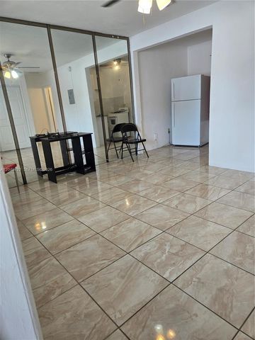 400 SW 21st Ave 3, Miami, FL 33135