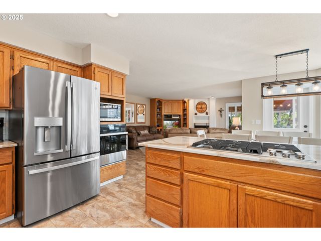 12908 Se 129TH Ct, Happy Valley, OR 97086