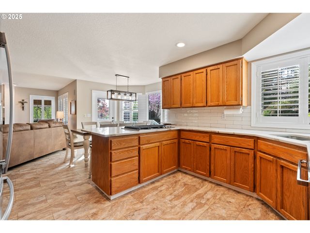 12908 Se 129TH Ct, Happy Valley, OR 97086