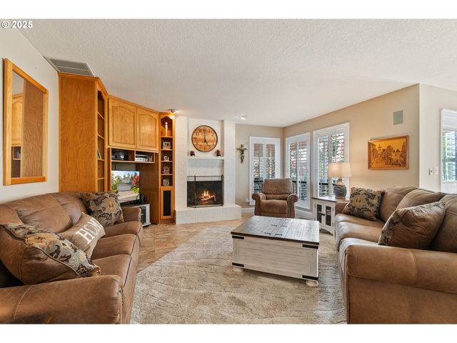 12908 Se 129TH Ct, Happy Valley, OR 97086