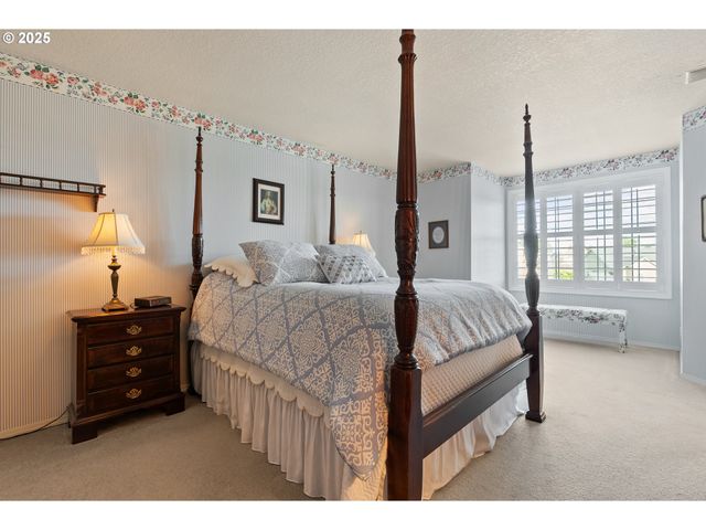 12908 Se 129TH Ct, Happy Valley, OR 97086