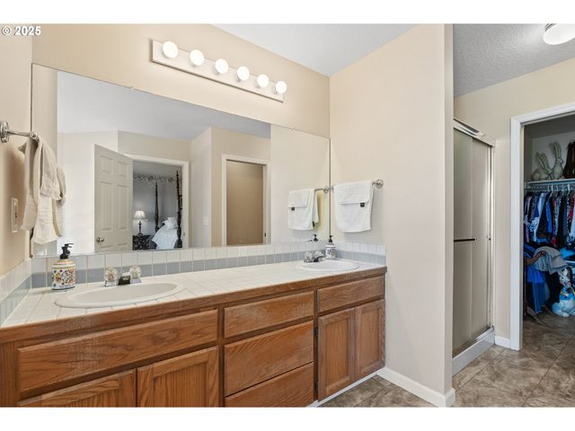 12908 Se 129TH Ct, Happy Valley, OR 97086