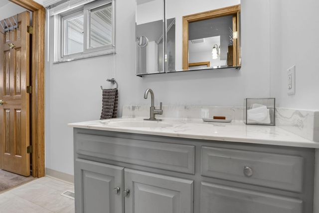 2587 Dartmoor Road, Grove City, OH 43123