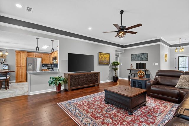 409 S Shady Lane, Benton, AR 72015
