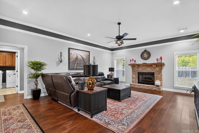 409 S Shady Lane, Benton, AR 72015