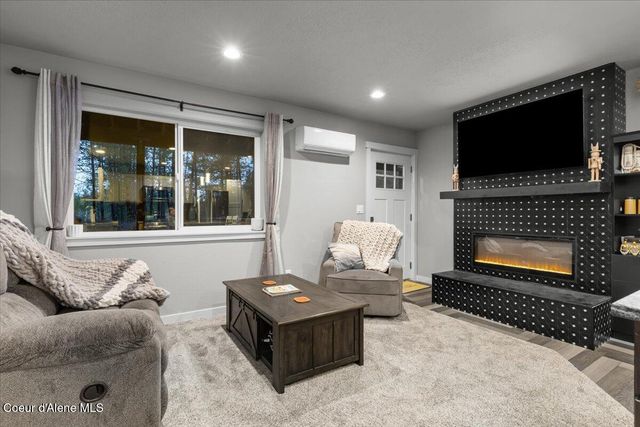 172 Wyatt Lane, Spirit Lake, ID 83869