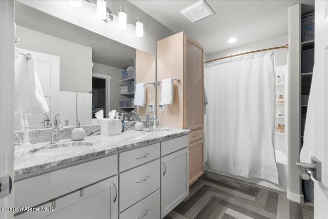 172 Wyatt Lane, Spirit Lake, ID 83869