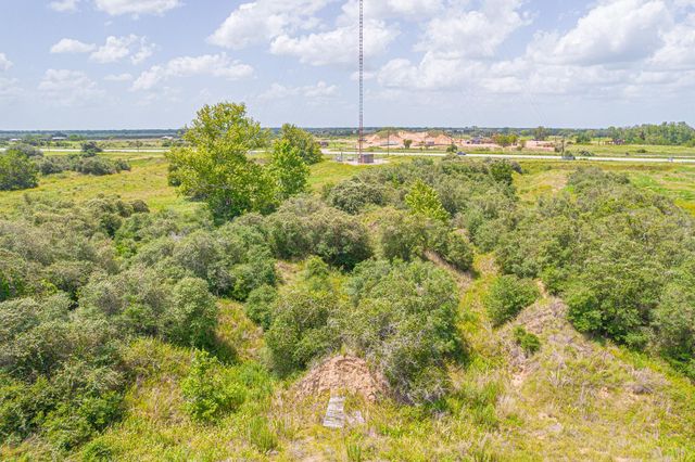 5032 Us-90 Alt, Eagle Lake, TX 77434