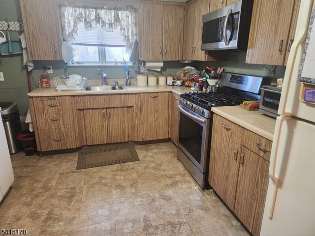 162 Rutgers Pl, Clifton City, NJ 07013