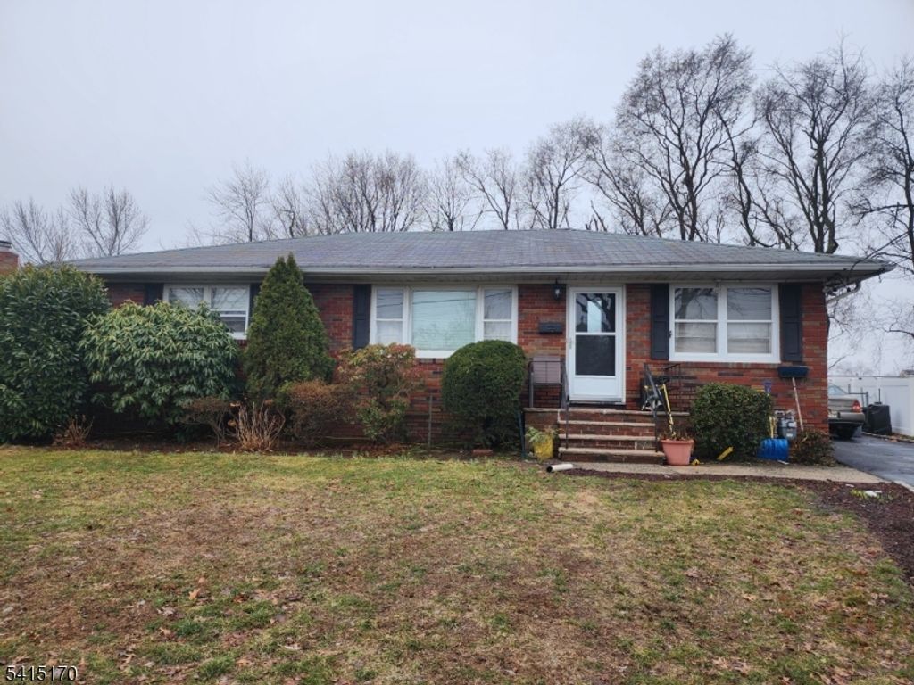 162 Rutgers Pl, Clifton City, NJ 07013