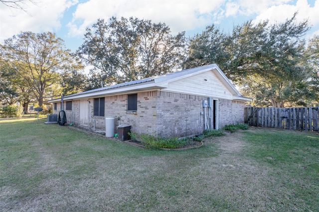 15853 Phend Road, Hamshire, TX 77622