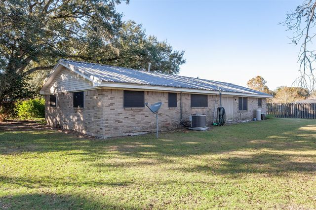 15853 Phend Road, Hamshire, TX 77622