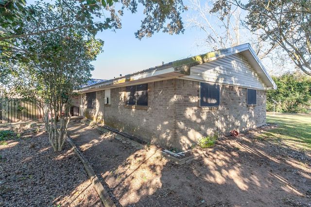 15853 Phend Road, Hamshire, TX 77622