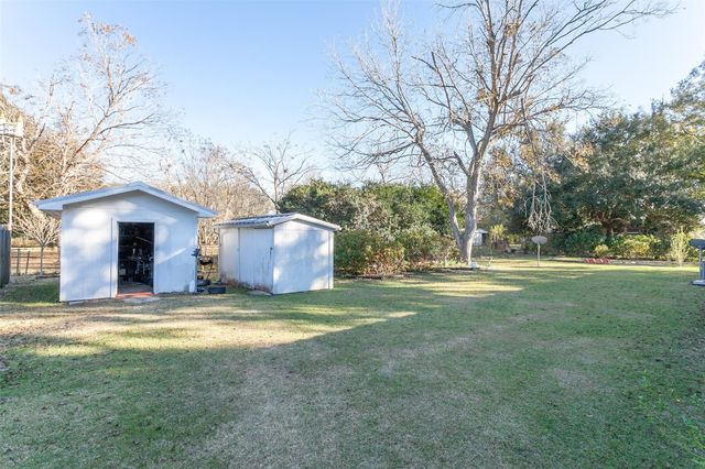 15853 Phend Road, Hamshire, TX 77622