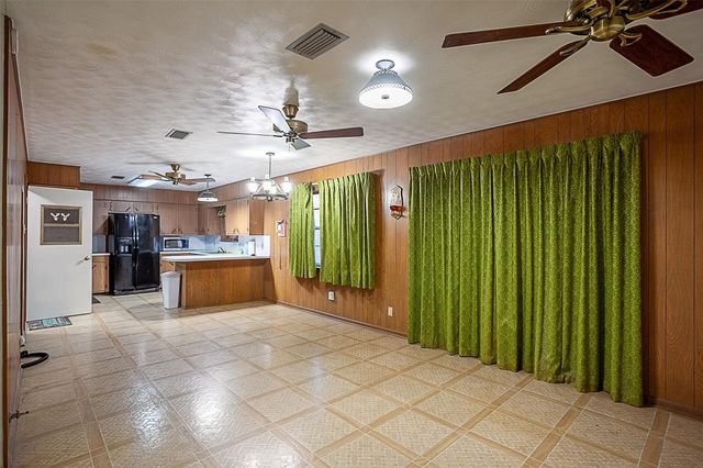 15853 Phend Road, Hamshire, TX 77622