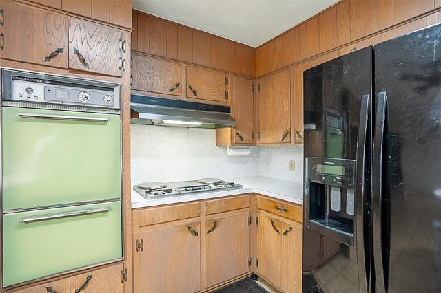 15853 Phend Road, Hamshire, TX 77622