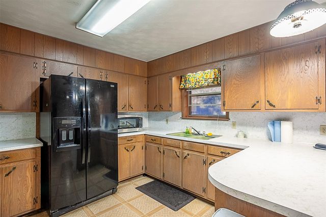 15853 Phend Road, Hamshire, TX 77622