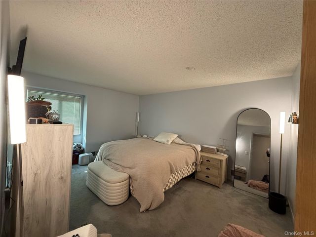 70 Chester Lane, Nanuet, NY 10954