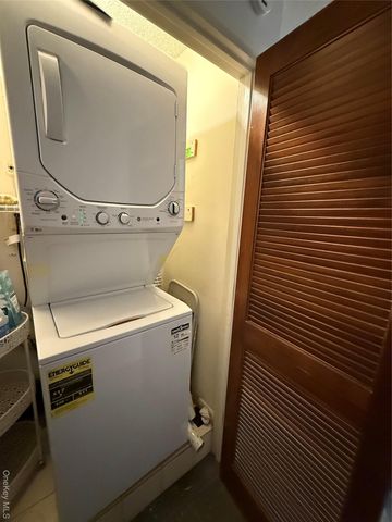 70 Chester Lane, Nanuet, NY 10954