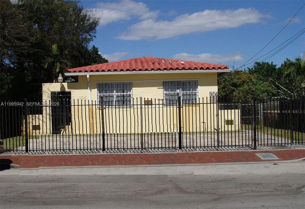 1325 SW 6th St, Miami, FL 33135