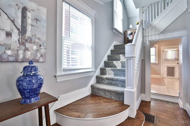 1534 Dixmont Avenue, Cincinnati, OH 45207