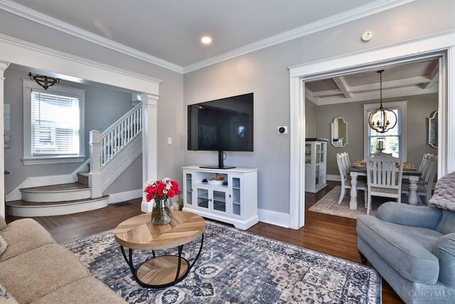 1534 Dixmont Avenue, Cincinnati, OH 45207