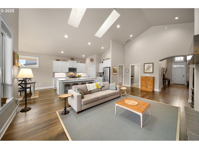 1229 Ne SUNRISE St, Prineville, OR 97754