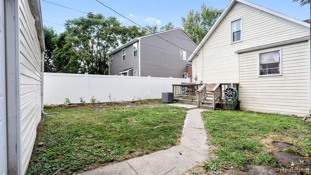 505 Vinewood Street, Wyandotte, MI 48192