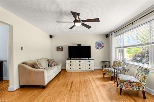 114 Bobby Jones DR, Portsmouth, VA 23701