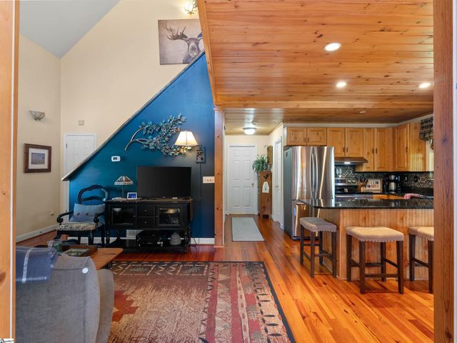 339 Jumping Branch Road, Tamassee, SC 29686