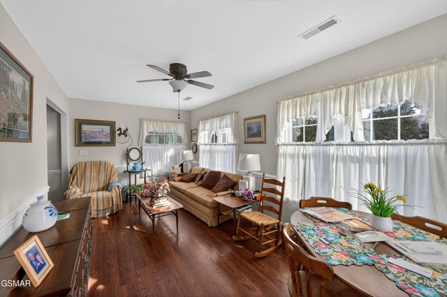 1906 Canyon Road, Sevierville, TN 37862