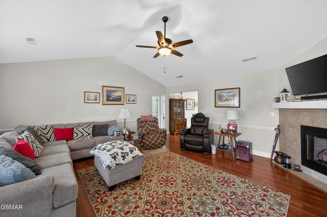 1906 Canyon Road, Sevierville, TN 37862