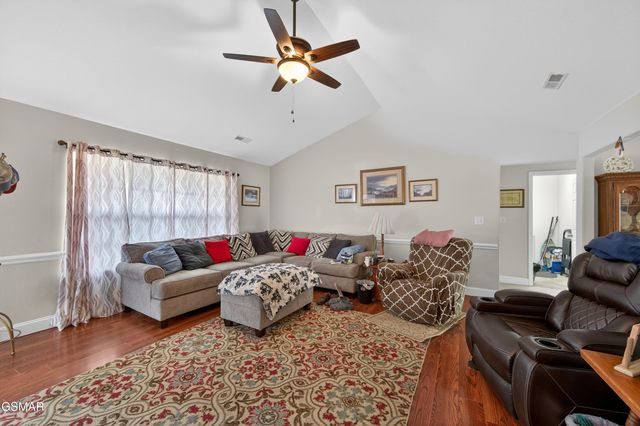 1906 Canyon Road, Sevierville, TN 37862