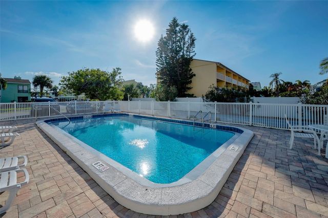 318 WINDRUSH BOULEVARD 10, Indian Rocks Beach, FL 33785