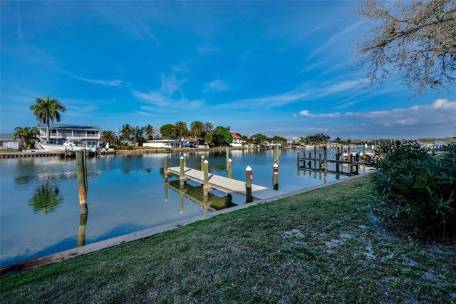 318 WINDRUSH BOULEVARD 10, Indian Rocks Beach, FL 33785