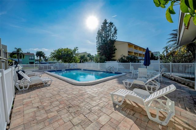 318 WINDRUSH BOULEVARD 10, Indian Rocks Beach, FL 33785