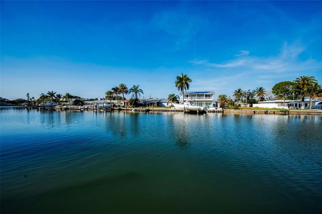 318 WINDRUSH BOULEVARD 10, Indian Rocks Beach, FL 33785