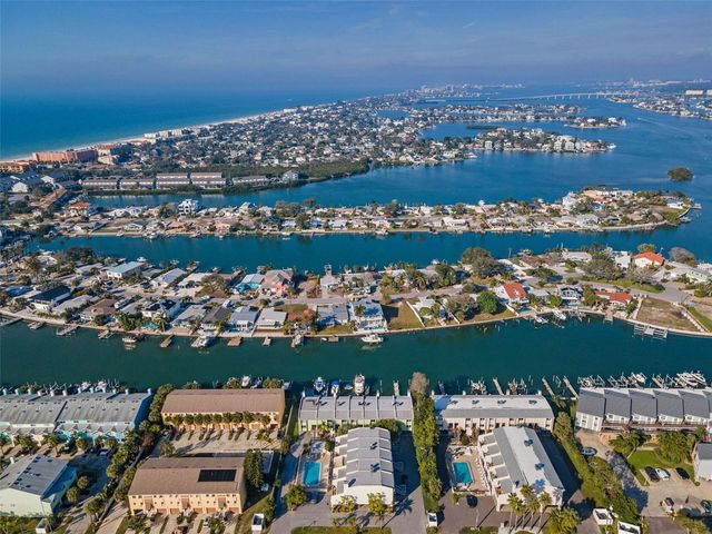 318 WINDRUSH BOULEVARD 10, Indian Rocks Beach, FL 33785