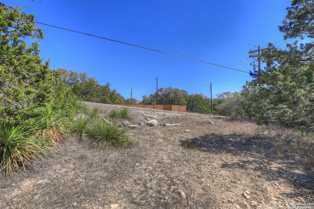 511 Gallagher Dr, Canyon Lake, TX 78133