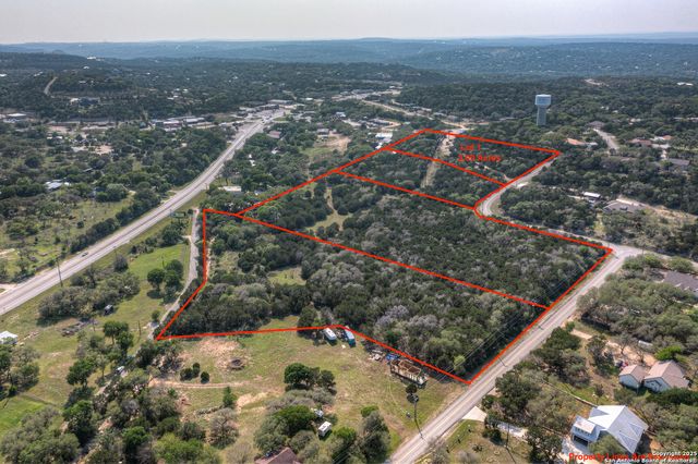 511 Gallagher Dr, Canyon Lake, TX 78133