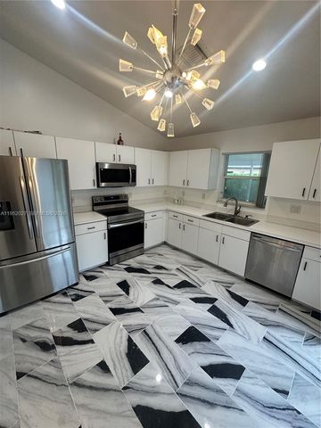 462 SE 20th Dr, Homestead, FL 33033