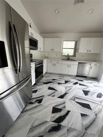 462 SE 20th Dr, Homestead, FL 33033