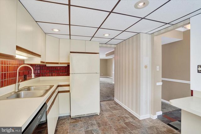 1000 COUNTRY CLUB RD, York, PA 17403