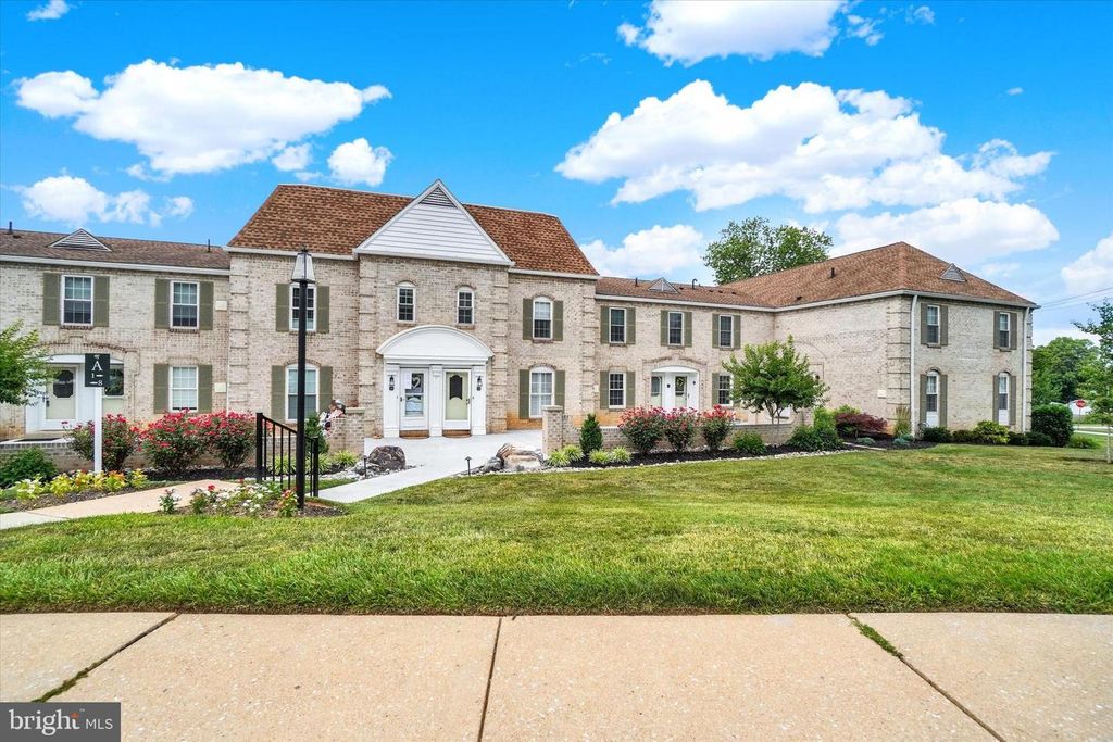 1000 COUNTRY CLUB RD, York, PA 17403