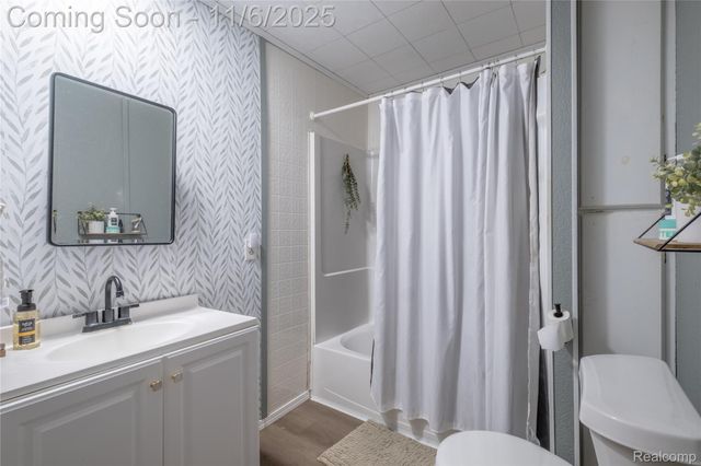 15174 Charluene Drive, Fenton, MI 48430