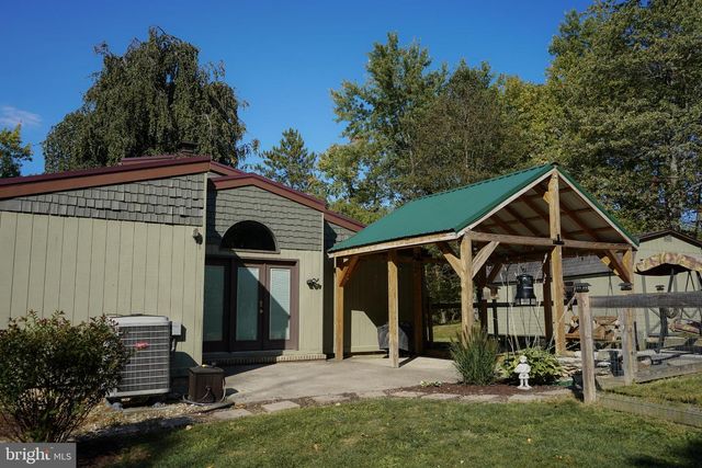 2662 BLACK MOSHANNON RD, Philipsburg, PA 16866