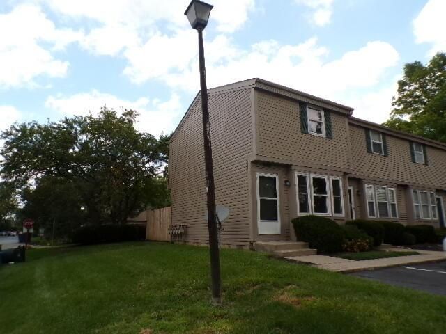 7866 Barkwood Drive, 17A, Worthington, OH 43085